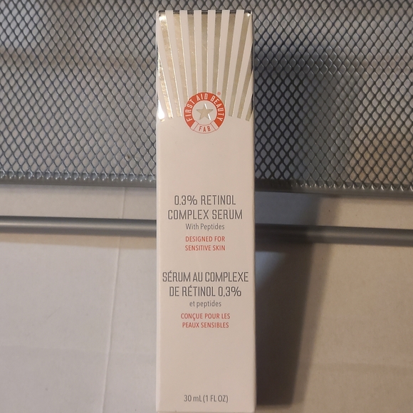 First Aid Beauty White .3% Retinol Complex Serum NIB 30 Ml/1 Oz - Picture 2 of 7